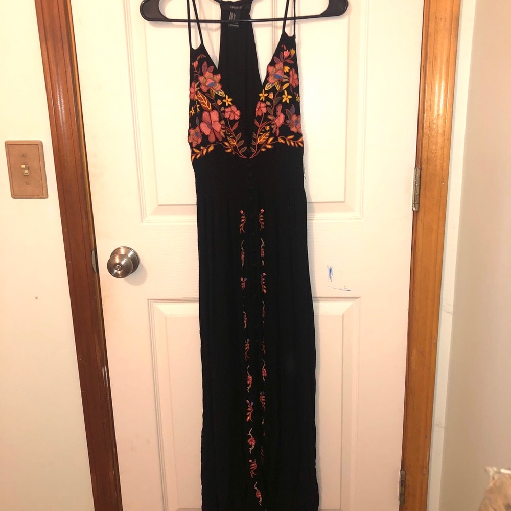 Beautiful maxi dress with embroidered design